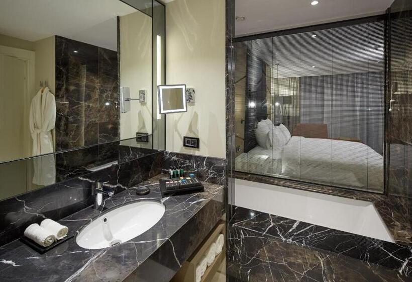 シティビューのスーペリアルーム, Pullman Istanbul Hotel & Convention Center