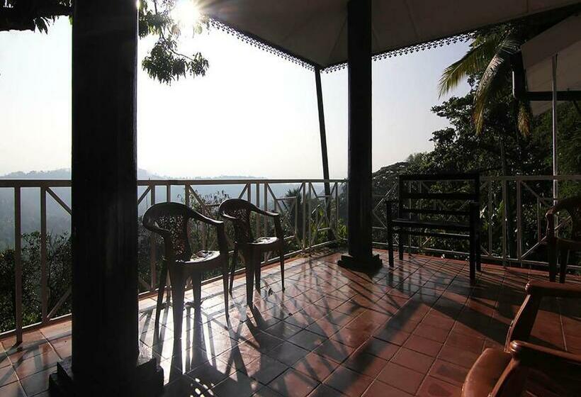 家庭间, 2in1 Kandy Hostel