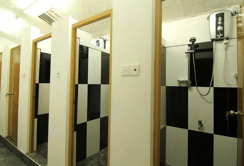 家庭间, 2in1 Kandy Hostel