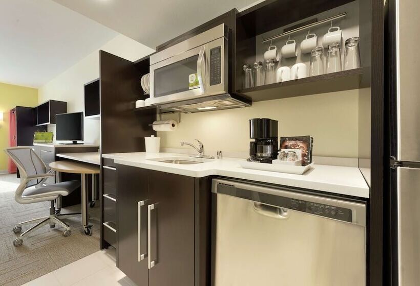 带双人床的标准工作室, Home2 Suites By Hilton La Crosse
