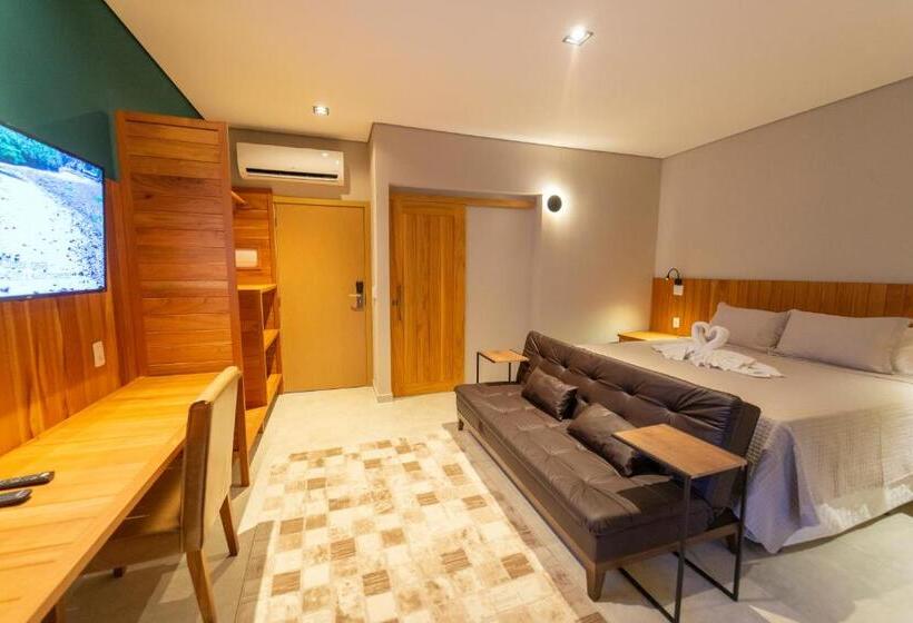 Quarto Triplo Estandar, Da Praça