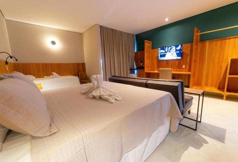 Quarto Triplo Estandar, Da Praça