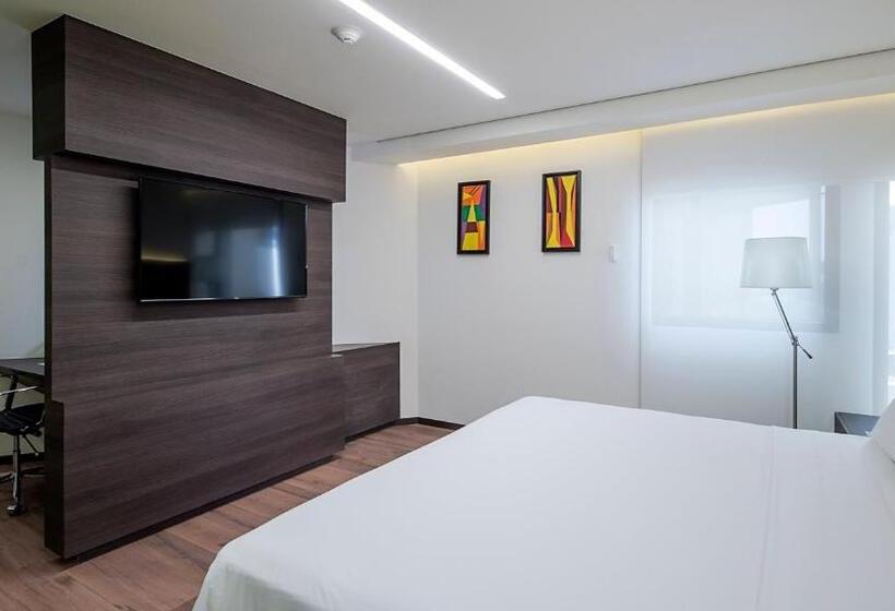스위트 킹사이즈 침대, Holiday Inn Express Mexico Aeropuerto, An Ihg