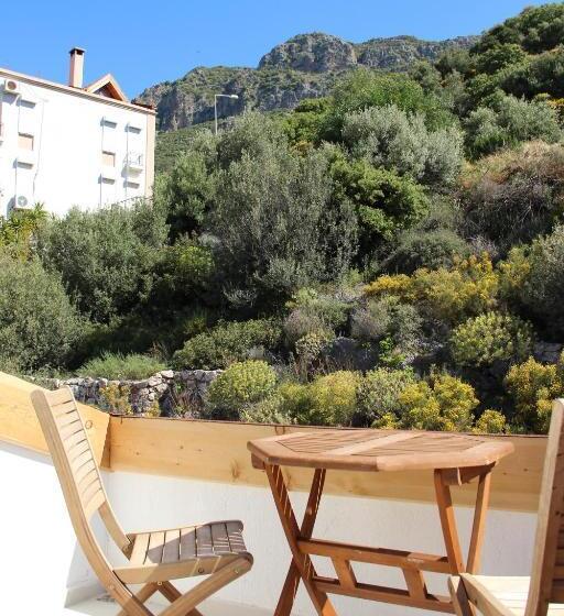 Quarto Estandar, Lantana Aparts