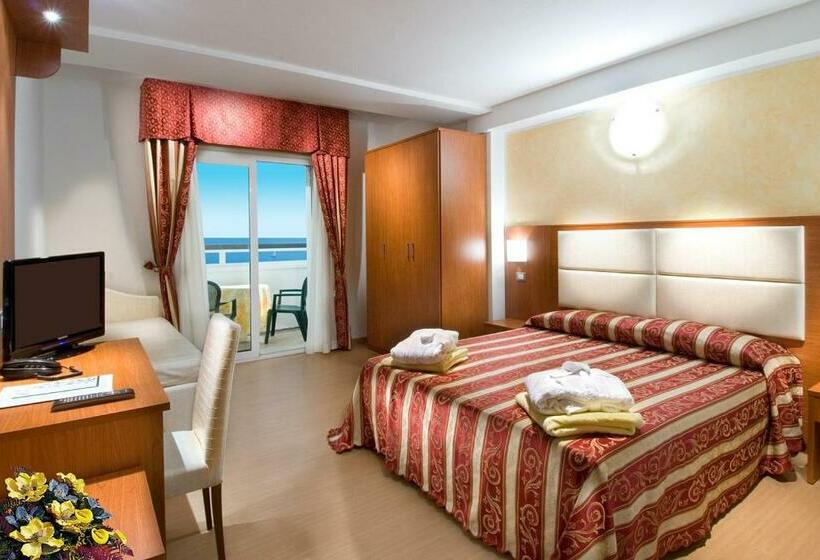 اتاق استاندارد چهار تخته, Strand Hotel Colorado