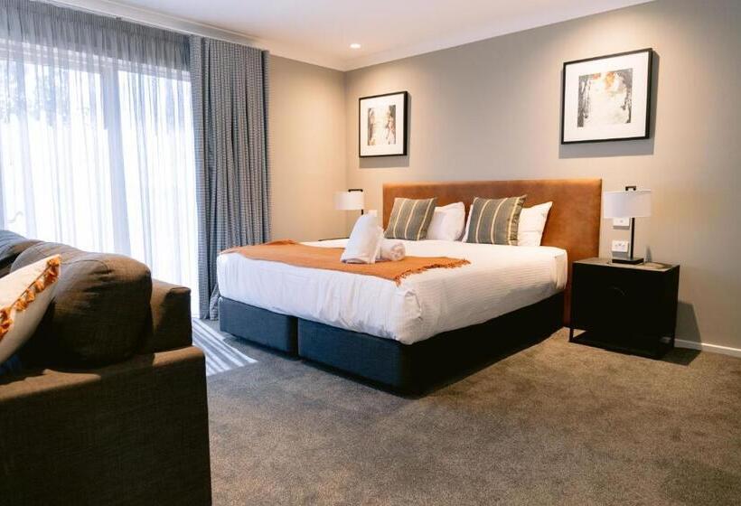 سوییت لوکس, Wagga Rsl Club Motel