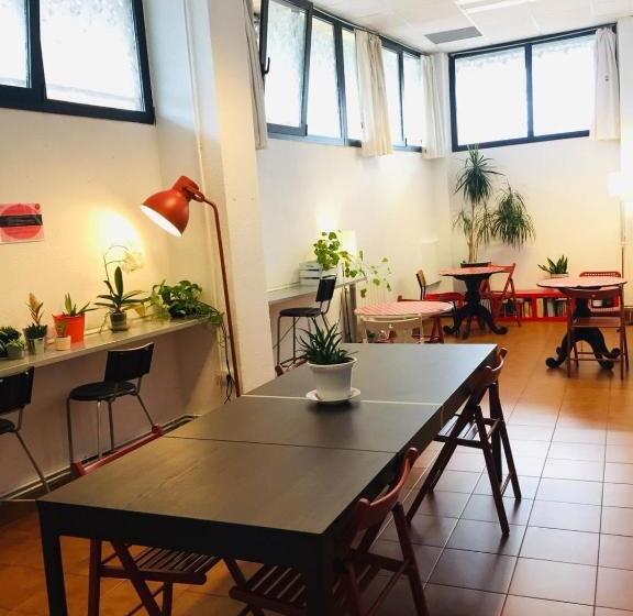 Семейный Номер Совместный Санузел, Bilbao Akelarre Hostel