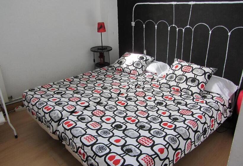 带共用浴室的标准房间, Bilbao Akelarre Hostel