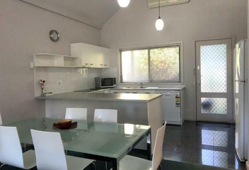Дом 2 Спальни, Edgewater Terraces At Metung