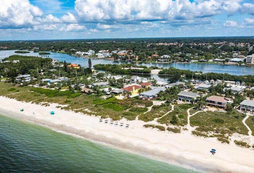 스탠다드 스튜디오 킹침대, Casey Key Resorts  Beachfront