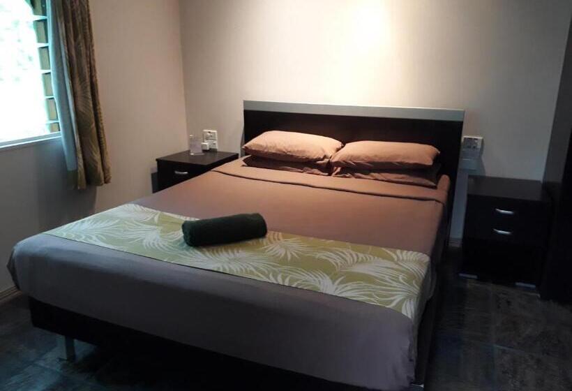 프리미엄 스튜디오, Rainforest Eco Lodge