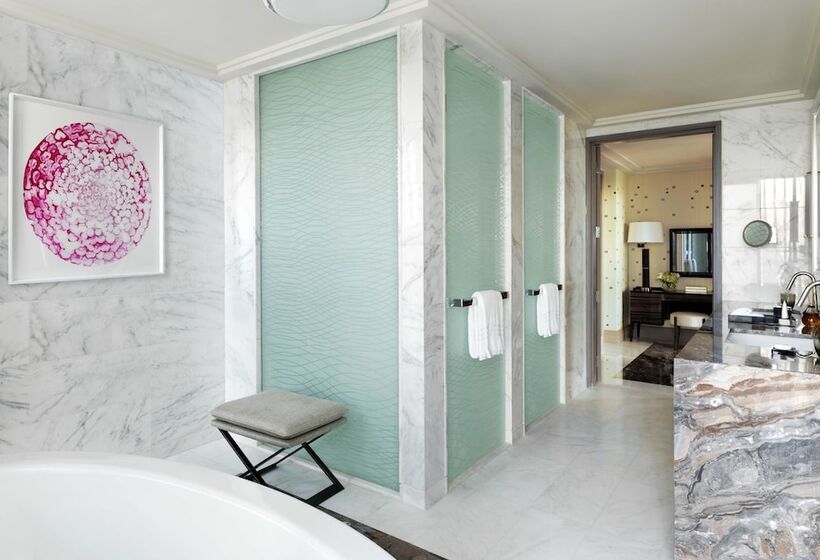 Номер Deluxe, Four Seasons Hotel Abu Dhabi At Al Maryah Island