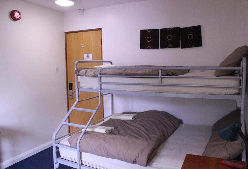 غرفة عائلية, Pax Lodge