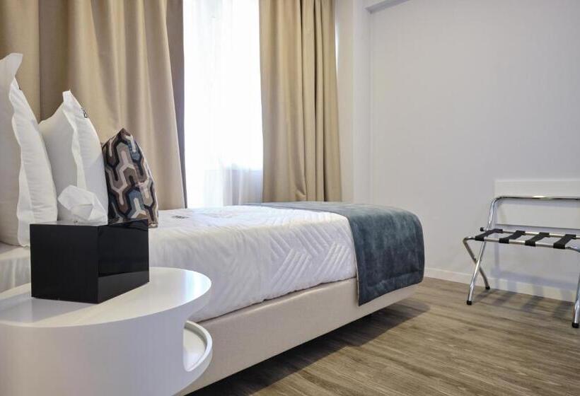 Quarto Triplo Estandar, Patria