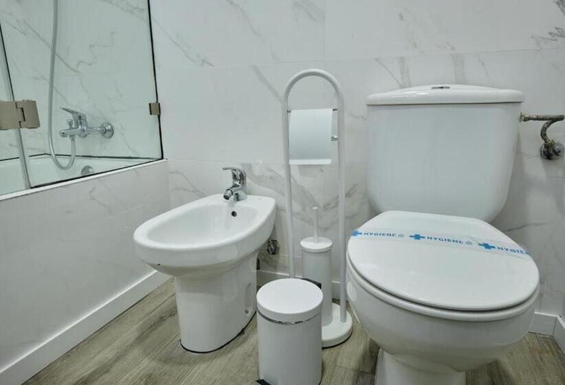 Quarto Familiar, Patria