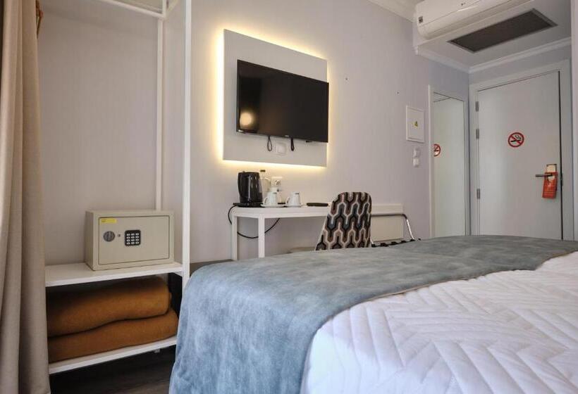 Quarto Estandar, Patria