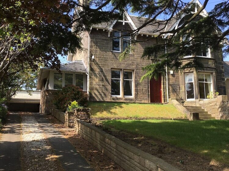 استودیوی استاندارد, Lanark Residence