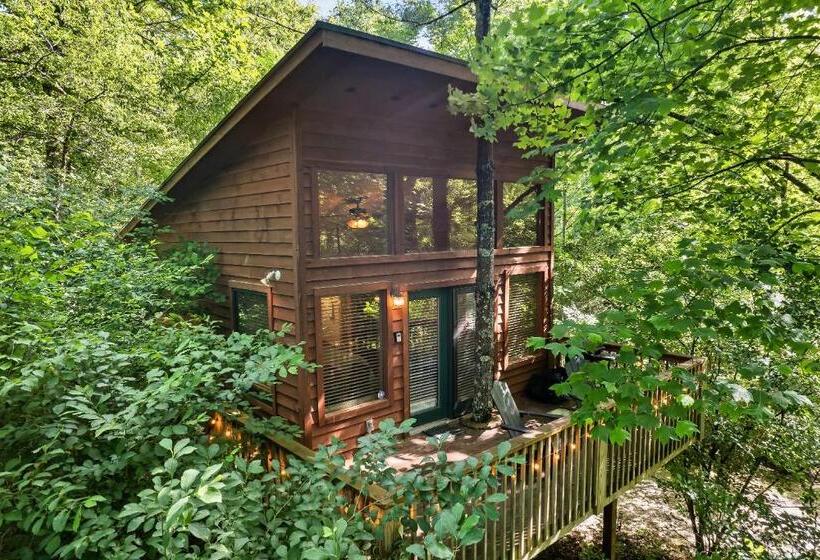 스탠다드 룸 킹사이즈 침대, Rivers Edge Treehouses