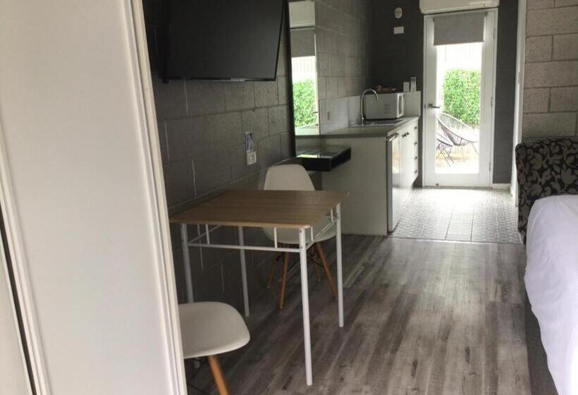 디럭스 스위트, Buderim Fiesta Motel