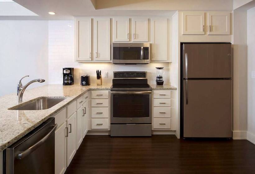 Люкс 2 Спальни, Hilton Grand Vacations Club Ocean Oak Resort Hilton Head