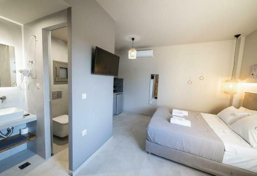 Номер Deluxe Кровать Кинг, Theros Suites