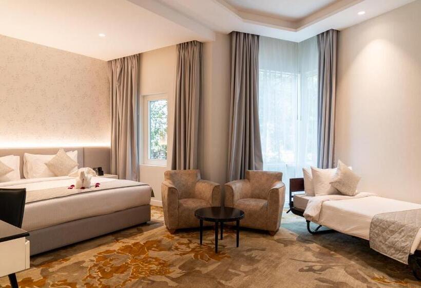 اتاق لوکس, Estay