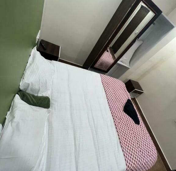 Quarto Economy, David Residency