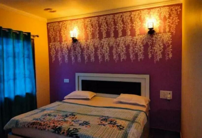 חדר דחוקס עם מיטת קינג, Goroomgo Mohit Paying Guest House Varanasi