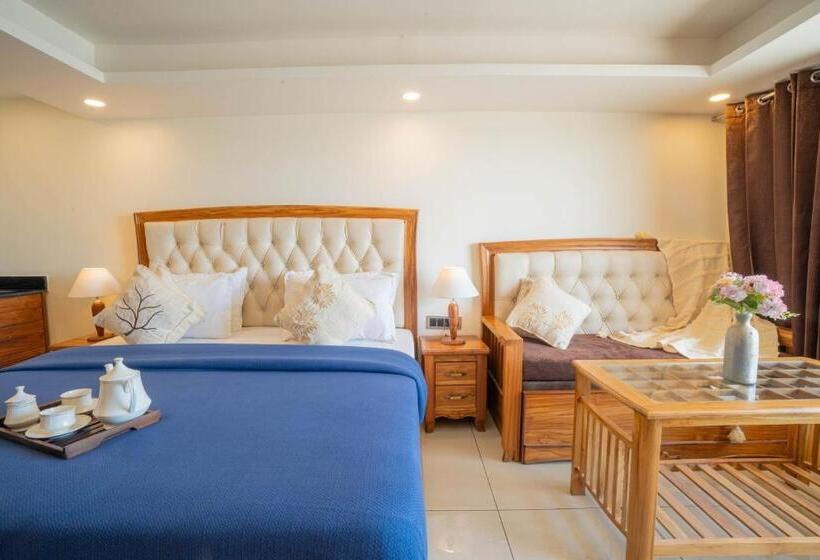 סוויטת ג'וניור עם מרפסת, Perfectstayz Mokshada Suites