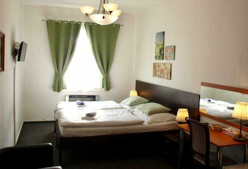 Camera Standard Bagno Condiviso, Pension Village