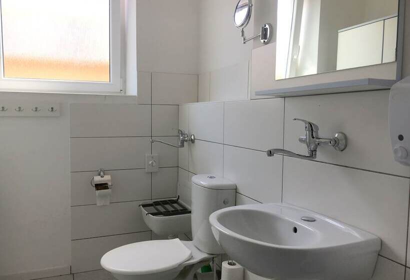 Camera Standard Bagno Condiviso, Pension Village
