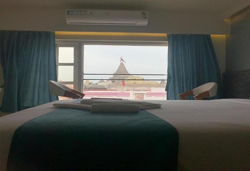 اتاق لوکس, Dwarkesh Dwarka