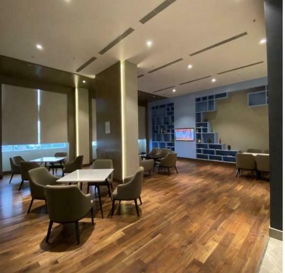 آپارتمان 1 خوابه با چشم‌انداز استخر, Caramel Dlf My Pad