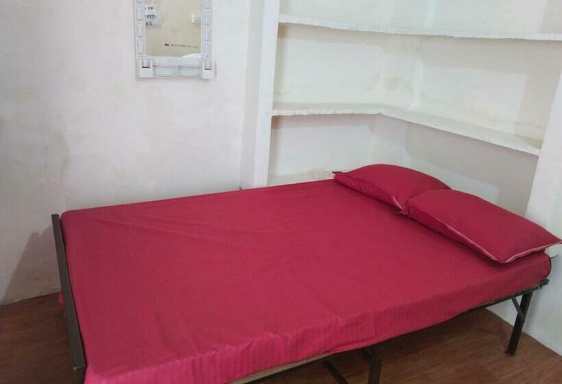 Quarto Estandar, Shreeji Guest House