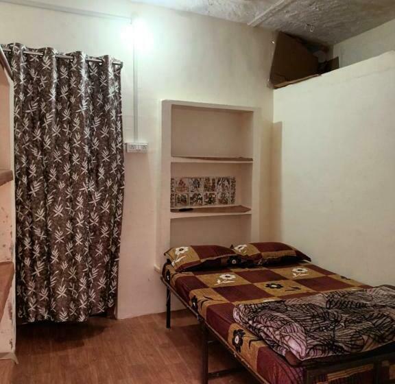 Quarto Estandar, Shreeji Guest House