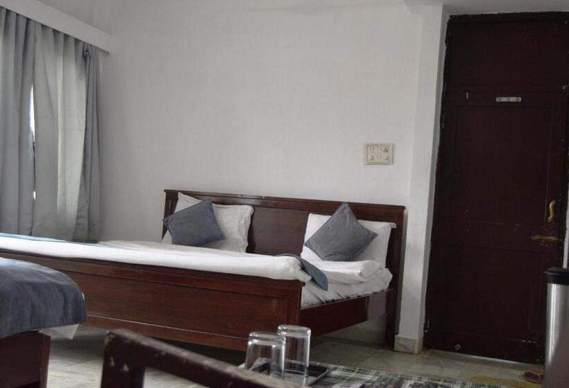 Четырехместный Номер Стандарт, The Jh Hotel Mountabu   200 Mtrs From Nakki Lake