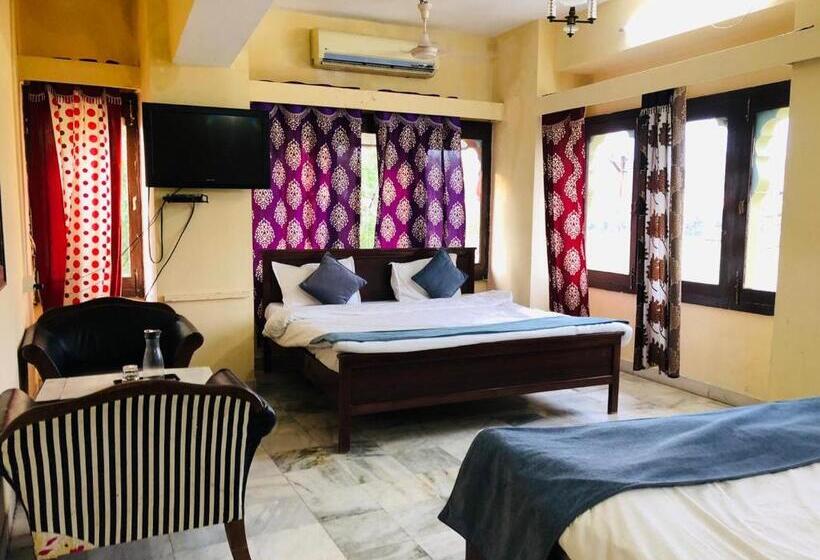Четырехместный Номер Стандарт, The Jh Hotel Mountabu   200 Mtrs From Nakki Lake