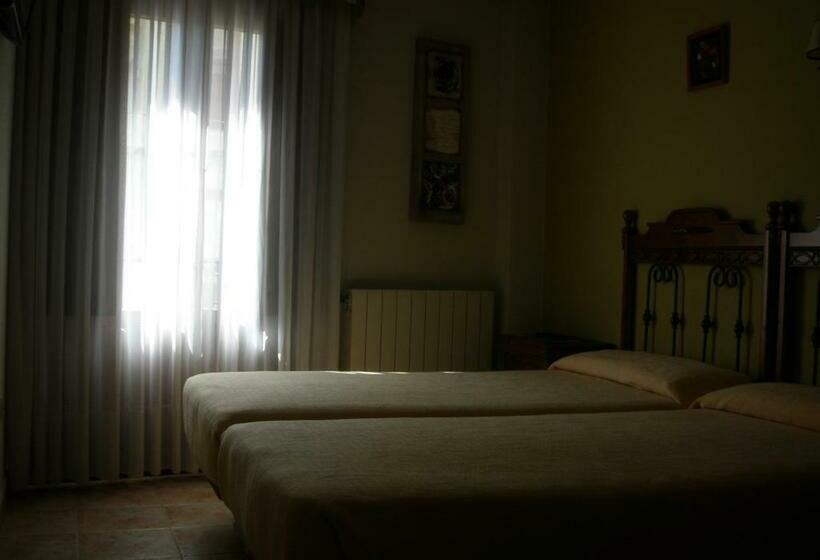 Номер Стандарт, Hostal Pineda