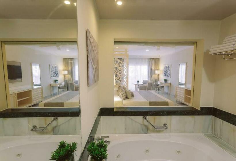 سوئیت جونیور دلوکس با چشم‌انداز, Bahia Principe Fantasia Punta Cana - All Inclusive