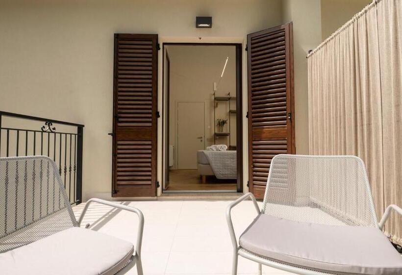 Quarto Estandar com Terraço, Marna Relais
