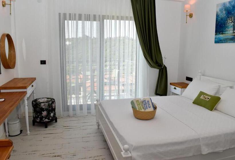 オーシャンビューデラックスルームバルコニー付き, Maslin Otel