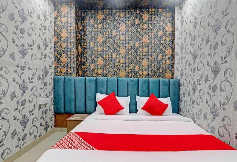 Трехместный Номер Классика, Oyo Flagship Hotel Mayur Residency