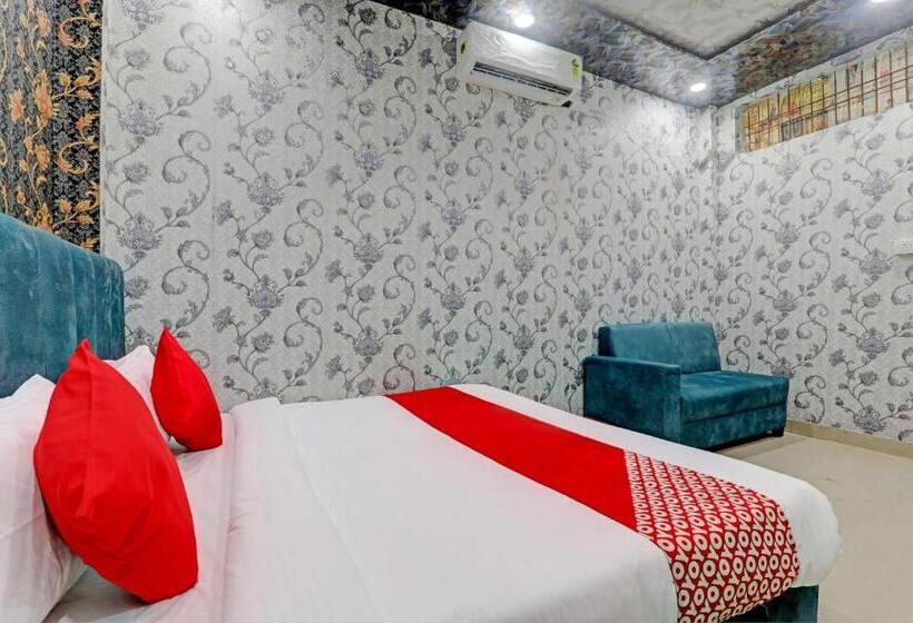 Трехместный Номер Классика, Oyo Flagship Hotel Mayur Residency
