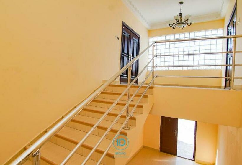 Escritório Estándar, Irofo City Apartments