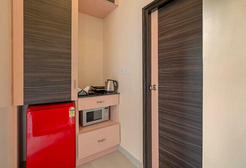 Студио Стандарт Вид на Бассейн, The Venue By Seasons Suites @ Yelahanka