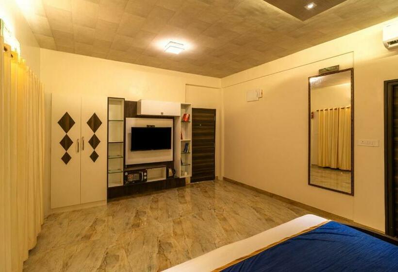 Трехместный Номер Superior, The Venue By Seasons Suites @ Yelahanka