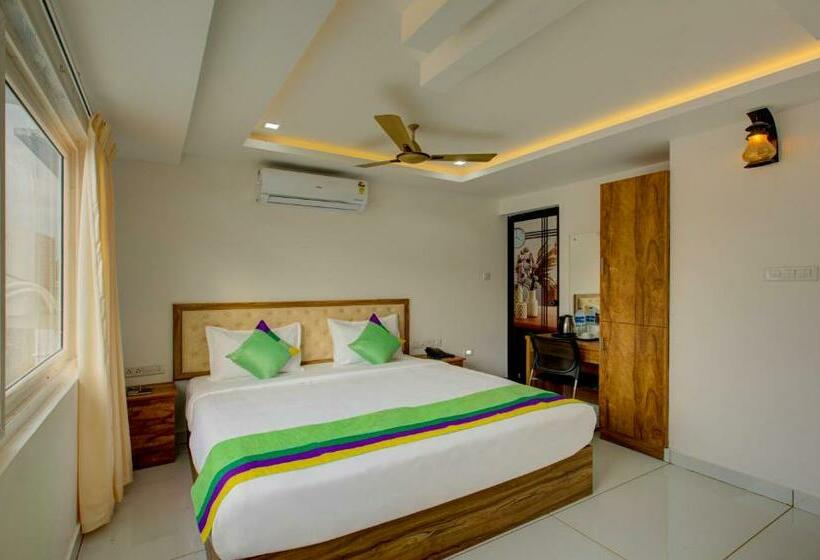 Quarto Superior, Nawal Mahal