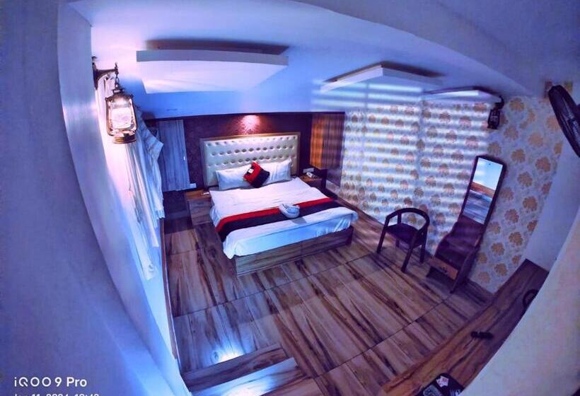 Quarto Superior, Nawal Mahal