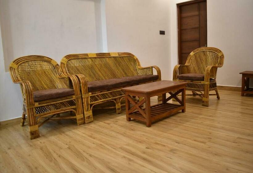 Номер Стандарт, Nt Grand Yercaud