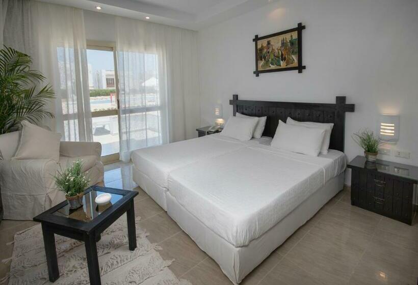اتاق لوکس با چشم‌انداز استخر, Olives At Santa Monica